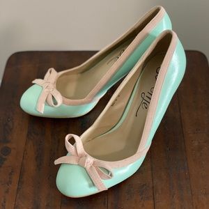 NWOT Mint Modcloth Retro Heels